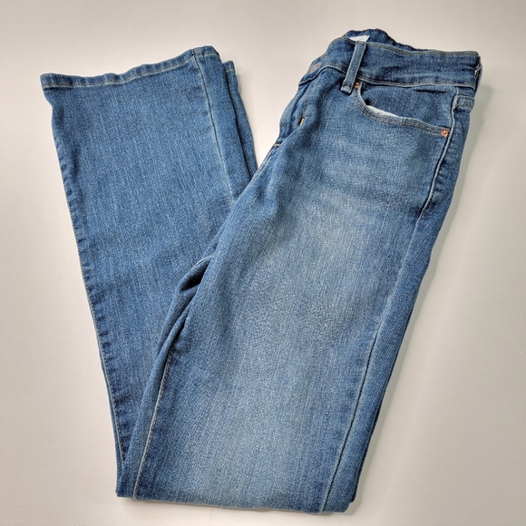 Signature by Levi Strauss & Co. Gold Label Midrise Bootcut Jeans Size 2 Short - Picture 2 of 11